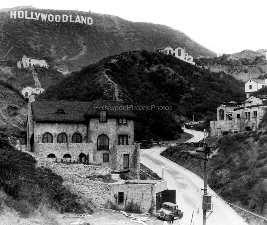 Hollywoodland Sign 1930 Actor Humphrey Bogart first home wm.jpg